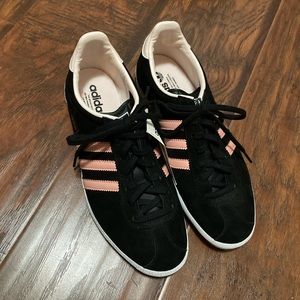 Adidas Originals Gazelle Black/Pink Woman’s size 8 NWT Deadstock
